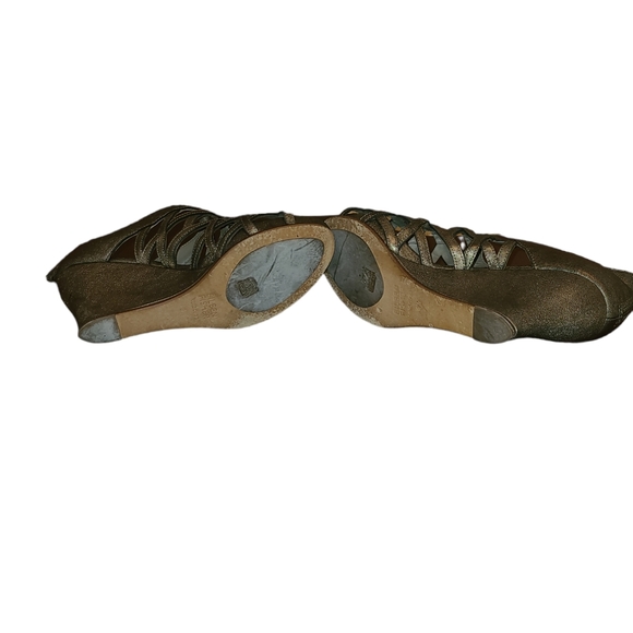 EILEEN FISHER Vero Cuoio Cage Strappy Pewter Zip Heel 3" Wedges Size 8.5 - Picture 13 of 14